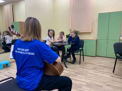 Молодогвардейцы провели творческий вечер, приуроченный ко Дню Рождения Владимира Высоцкого