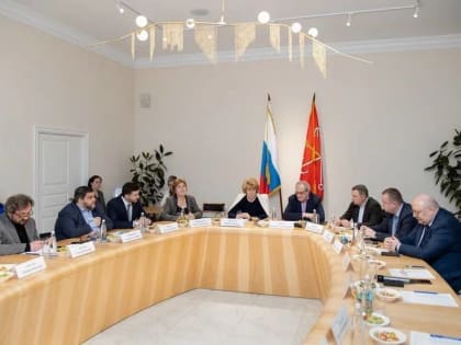 Глава СПЧ Фадеев обсудил с петербургскими педагогами подходы к введению интегральной оценки в школе