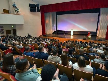 В Театрально-концертном зале им. А.П. Петрова СПбГУП состоялся творческий вечер Народной артистки России Ольги Прокофьевой.