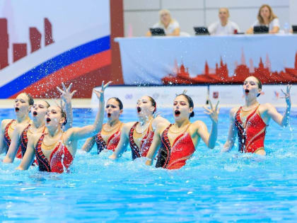 Петербургские спортсмены завоевали золотые медали на первенстве России по синхронному плаванию