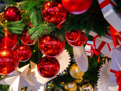 Поход в баню и загадывание желаний: петербуржцы рассказали о любимых новогодних традициях