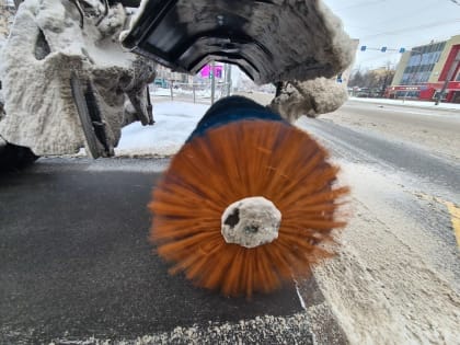 Петербург помогает городу-побратиму Мариуполю в уборке снега