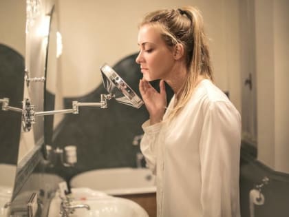 Дерматолог рассказала, как кожные высыпания могут быть связаны с проблемами ЖКТ