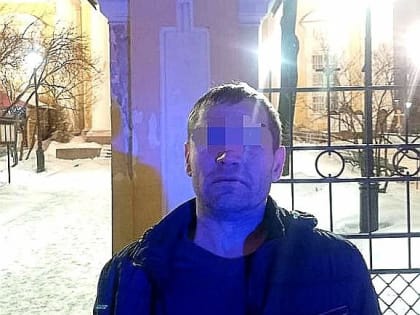 В Князь-Владимирский собор пришли агрессоры с ножом. Работникам пришлось просить помощи