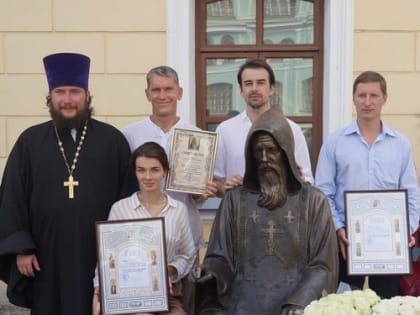 Памятник покровителю предпринимателей Серафиму Вырицкому установлен в Санкт-Петербурге