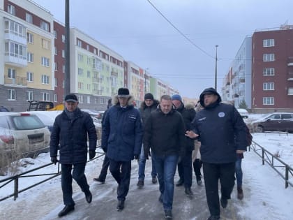 «Городские власти полностью изменили подход к очистке улиц и дворов от снега»: единороссы ознакомились с ходом реформы системы уборки в Петербурге