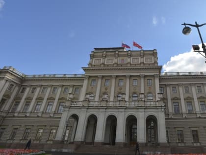 Увеличение сроков ярмарок и расширение льгот в транспорте: в Петербурге пройдет заседание ЗакСа