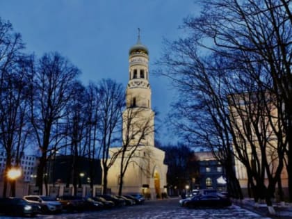 В Петербурге освятили храм колокольни Воскресенского Новодевичьего монастыря