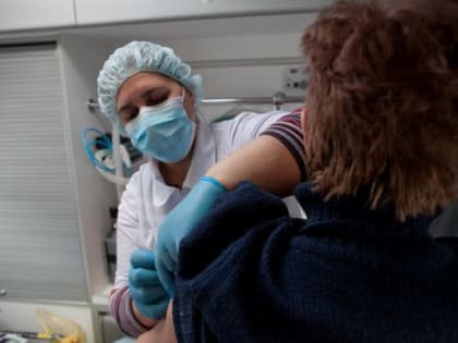 В ближайшее время петербуржцы смогут получить более 30 тысяч доз вакцины от коронавируса