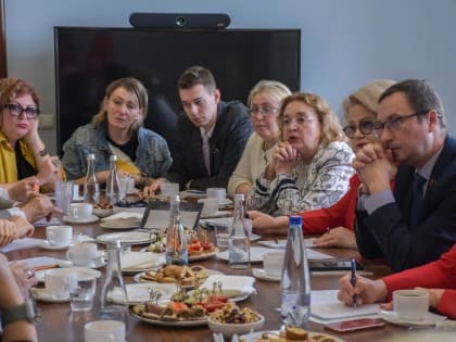 Депутаты-коммунисты приняли участие в совещании в Общественной палате Санкт-Петербурга