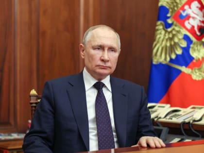 Путин встретился с министром обороны КНР Ли Шанфу