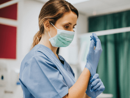 Каким медсёстрам в Петербурге предлагают зарплату в 90 тысяч рублей — исследование