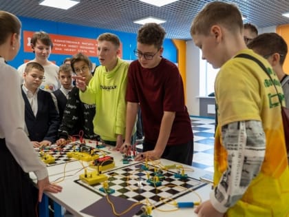 В «Кванториуме» Кингисеппа состоялось региональное соревнование по робототехнике «Робо-King»