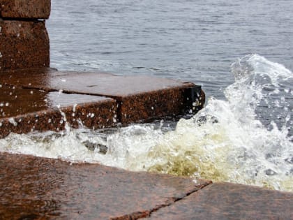 «Потепление и циклоны делают свое дело»: Колесов ответил, грозит ли Петербургу наводнение