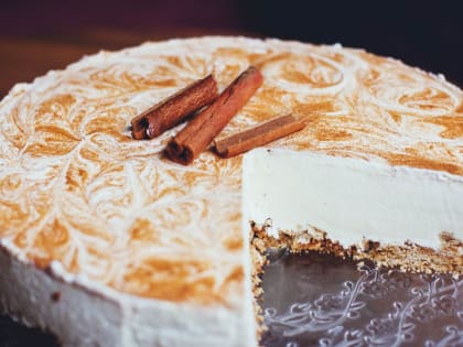 Юрист дал совет петербуржцам, которые отравились продукцией кондитерской компании на Салова