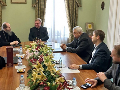 В Центре ИППО в Москве состоялось подписание соглашения между Императорским Православным Палестинским Обществом Обществом и Сретенской духовной академией