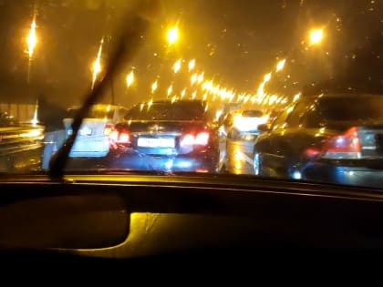 «Ну и как же без каршеринга?»: масштабная авария на КАДе затронула восемь машин