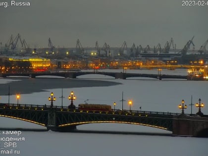 Дворцовый мост не сияет вторые сутки, дело в кабеле