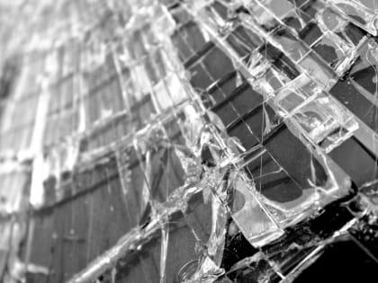 Столкновение иномарок и автобуса спровоцировало пробку в центре Петербурга