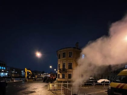 Кусок набережной в центре Петербурга закроют на сутки из-за ветхой трубы. Они питает теплом почти 400 домов