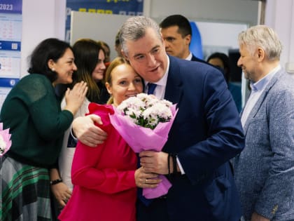 ЛДПР призвала волонтеров страны объединиться в движение «Плечом к плечу»