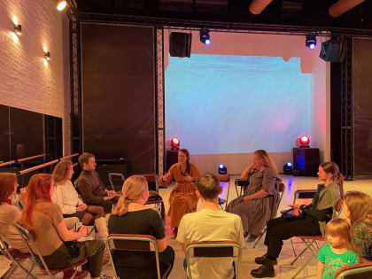 На мололежном фестивале обсудили тему отношений