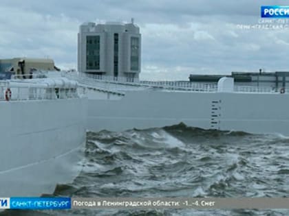Петербургскую дамбу открыли