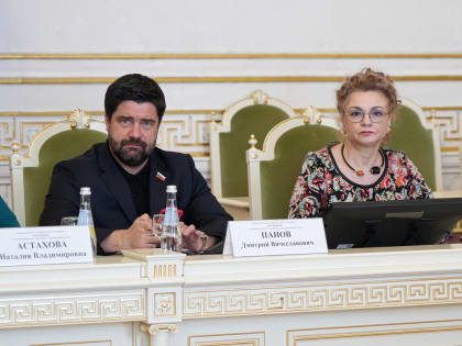 Кирилл Поляков ответил на вопросы депутатов об общественном транспорте, кикшеринге и поддержке бизнеса