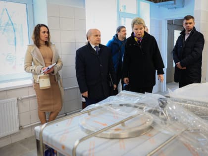 Петербургские единороссы проверили качество ремонта детского сада в Выборгском районе — долгое время здание использовали не по назначению