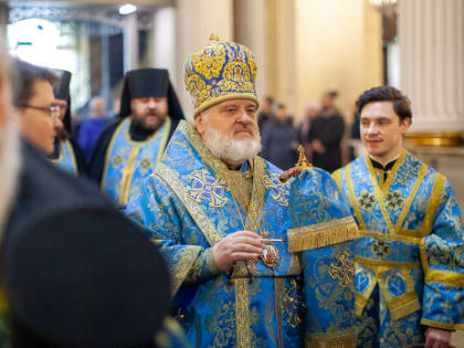 Богослужения в праздник Сретения Господня в Александро-Невской Лавре