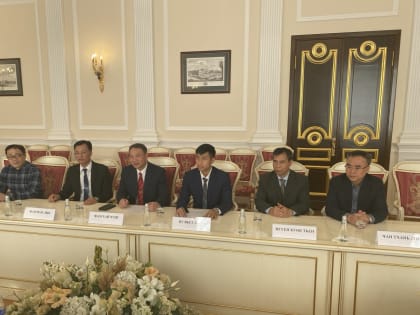 Визитом делегации Госкомитета по делам Мавзолея Хо Ши Мина завершилась Неделя Вьетнама в Санкт‑Петербурге