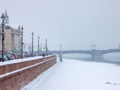 «Желтый» уровень опасности объявили в Петербурге на утро 7 января из-за холода