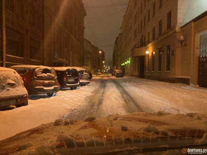 Не спасает ABS и зимняя резина. Петербургские водители страдают из-за «ночи жестянщика»