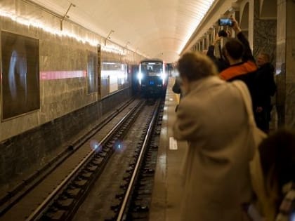 «Бюджетный вариант»: петербуржцы раскритиковали новые «неуловимые» поезда метро «Балтиец»