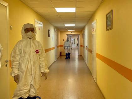 Почти 730 новых случаев заражения ковидом выявили в Петербурге в первый день 2023 года