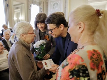 Сергей Боярский вручил ветеранам юбилейные медали в честь 80-летия Победы
