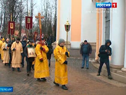 В Александро-Невской лавре прошёл крестный ход трезвенников