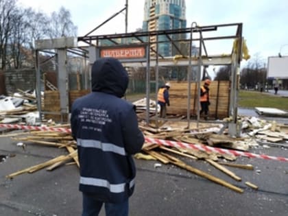 За неделю в Петербурге разобрали четыре незаконных ларька