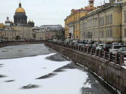 Потепление, ветер и местами снег пообещали петербуржцам синоптики