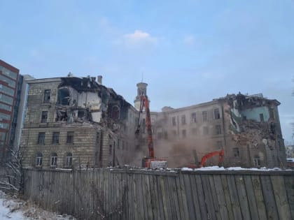 Вторая очередь реконструкции Пулково и снос 200 исторических зданий стали темами дня в Петербурге