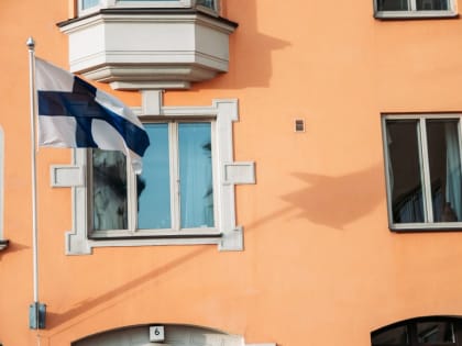 Выславшие российских дипломатов Хельсинки удивились закрытию генконсульства в Петербурге