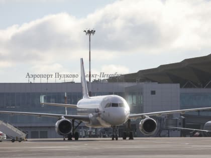 Авиакомпания «Россия» отправила в Петербург гигантский Boieng-777ER, чтобы вывезти пассажиров в Москву