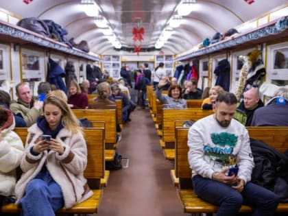 В Выборг отправился туристический ретропоезд «Лахта»