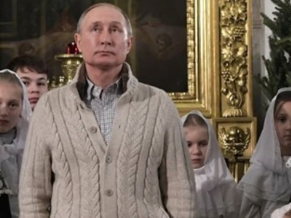 Путин в белом свитере