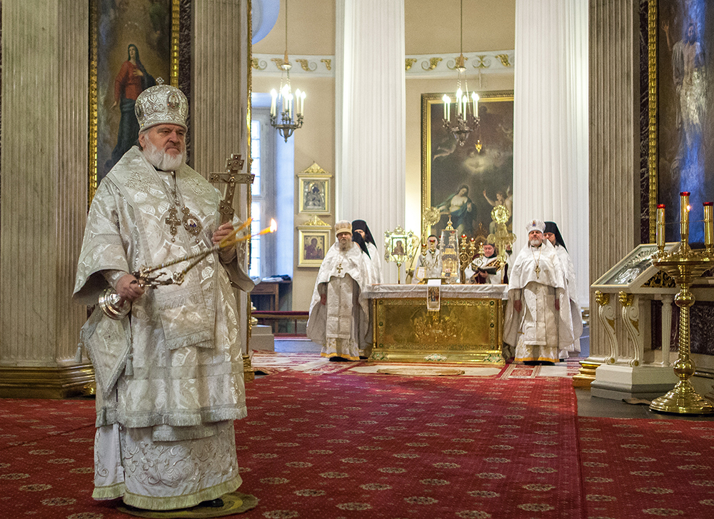 Невская лавра богослужения