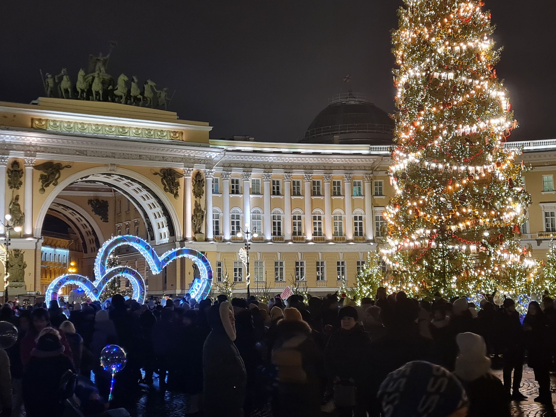 на дворцовой площади спб