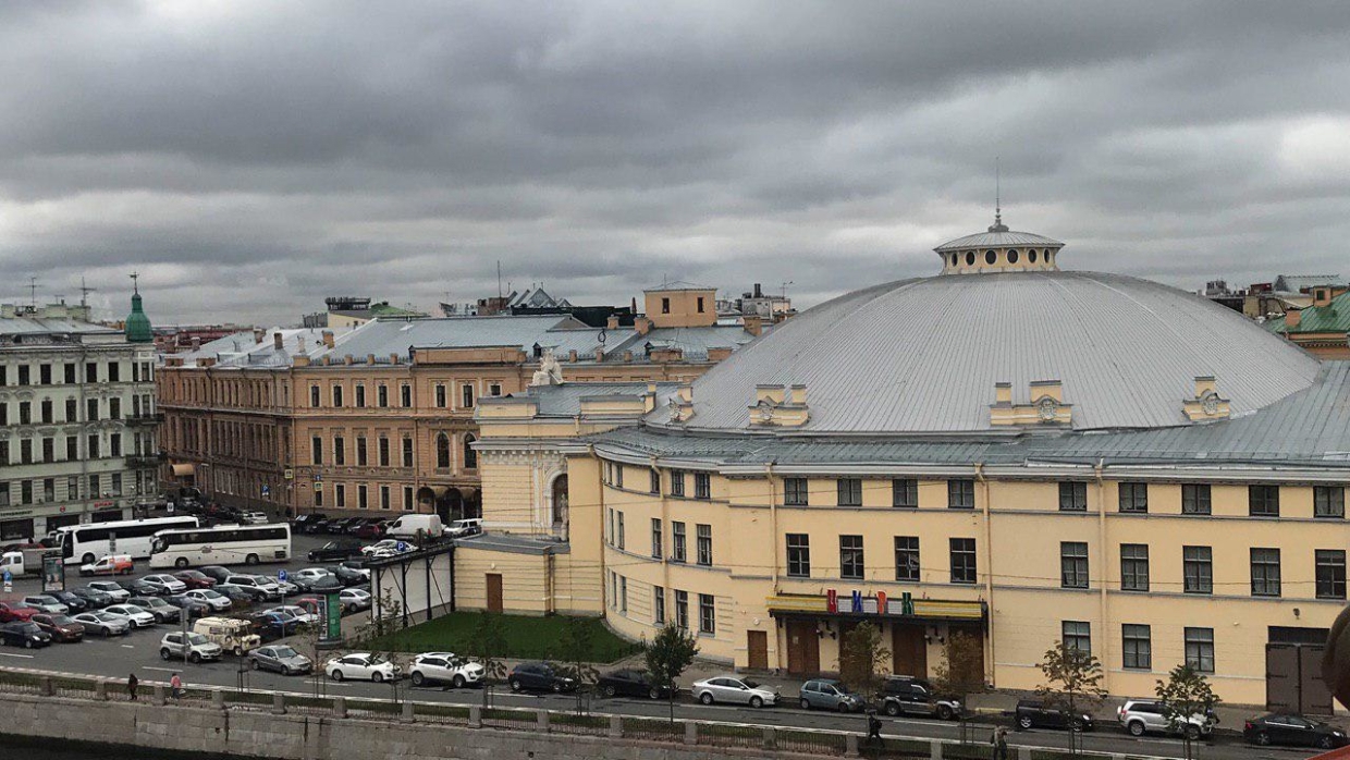 Спб гранова. Цвет кровли в СПБ исторические здания. Петербург как торговый центр России.