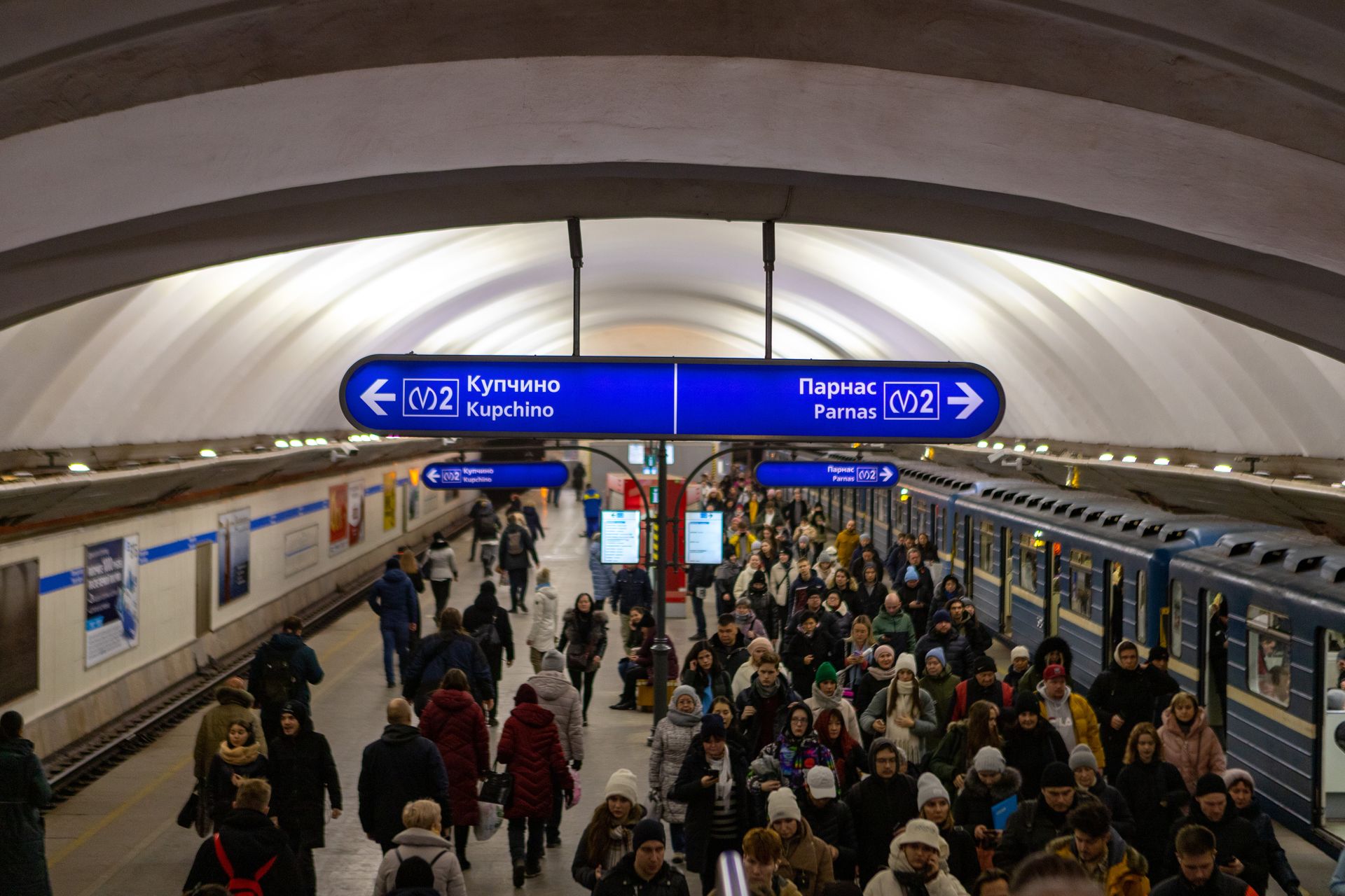 метро в питере с дверями