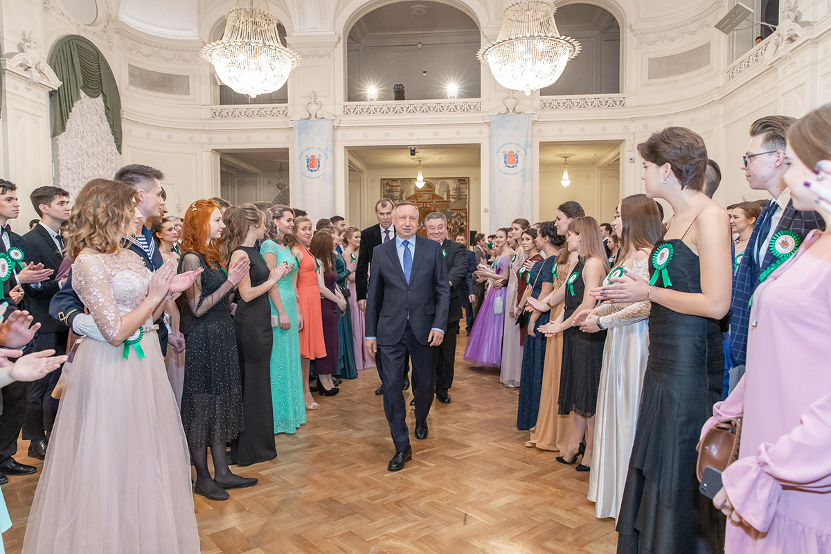 Бал спб. Губернаторский новогодний студенческий бал Санкт-Петербург. Губернаторский бал Санкт-Петербург 2021. Губернаторский бал СПБ 2020. Губернаторский бал 2022 СПБ.