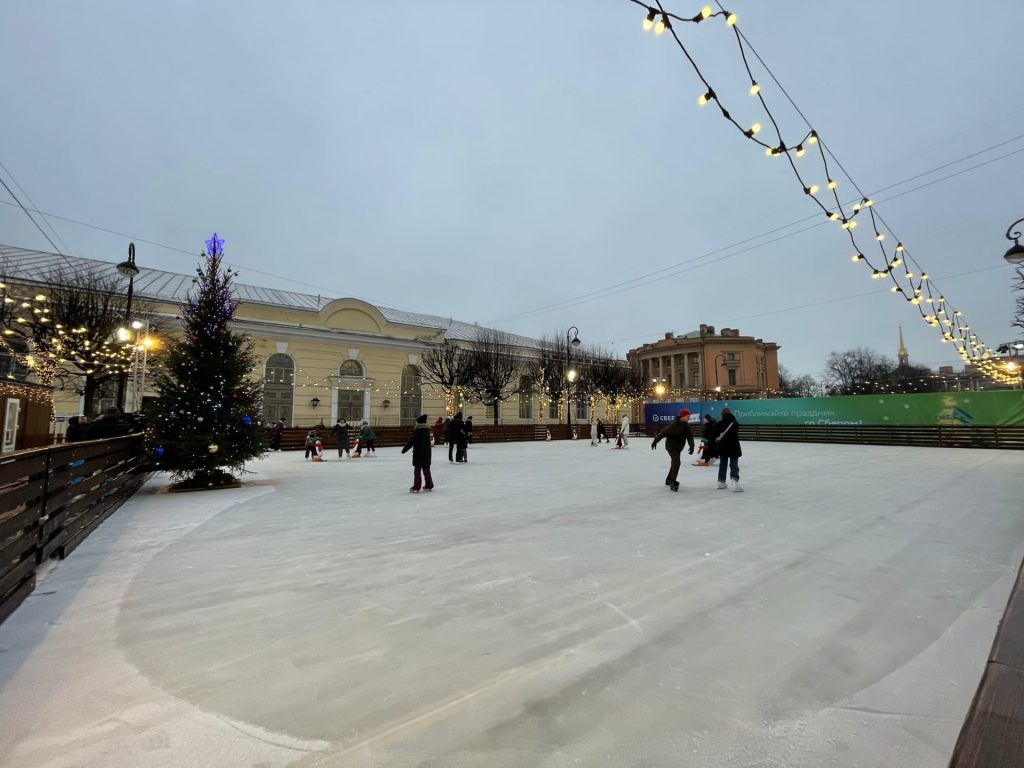 Петербург манежная площадь